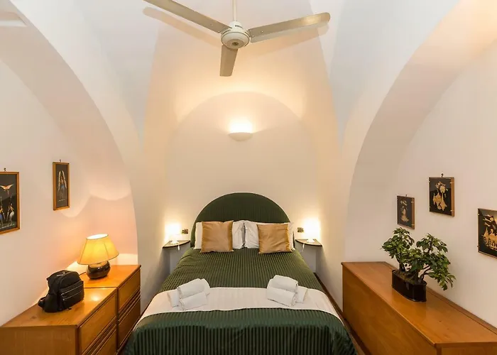 Lovely New Home, Via Nazionale